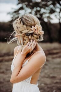 Bridal Hair and Accessory Trends 2024 - bohemian